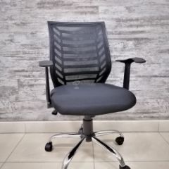 Кресло Barneo K-138 для персонала (черная ткань черная сетка) в Ялуторовске - yalutorovsk.mebel24.online | фото