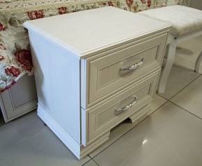 Тумба прикроватная Венеция 4 в Ялуторовске - yalutorovsk.mebel24.online | фото 2